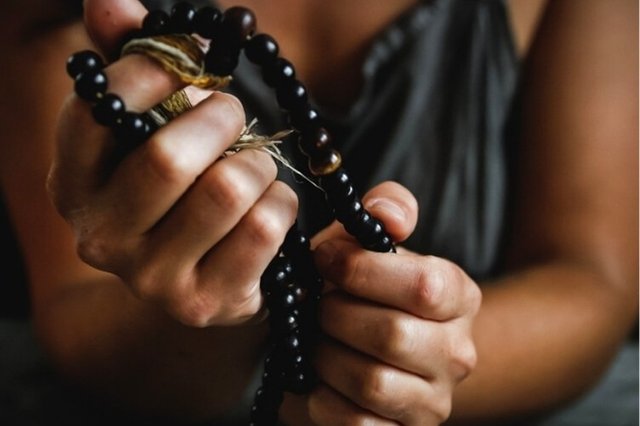 Cos’è la medianità in stato di trance? Stati di trance leggera e profonda.